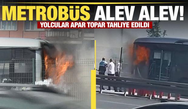 İstanbul'da metrobüste yangın